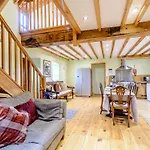 Holiday home Sir Francis Bigod - Uk31993 *