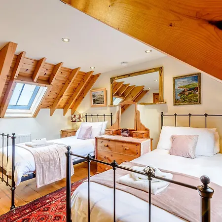 Sir Francis Bigod - Uk31993 Nyaraló *